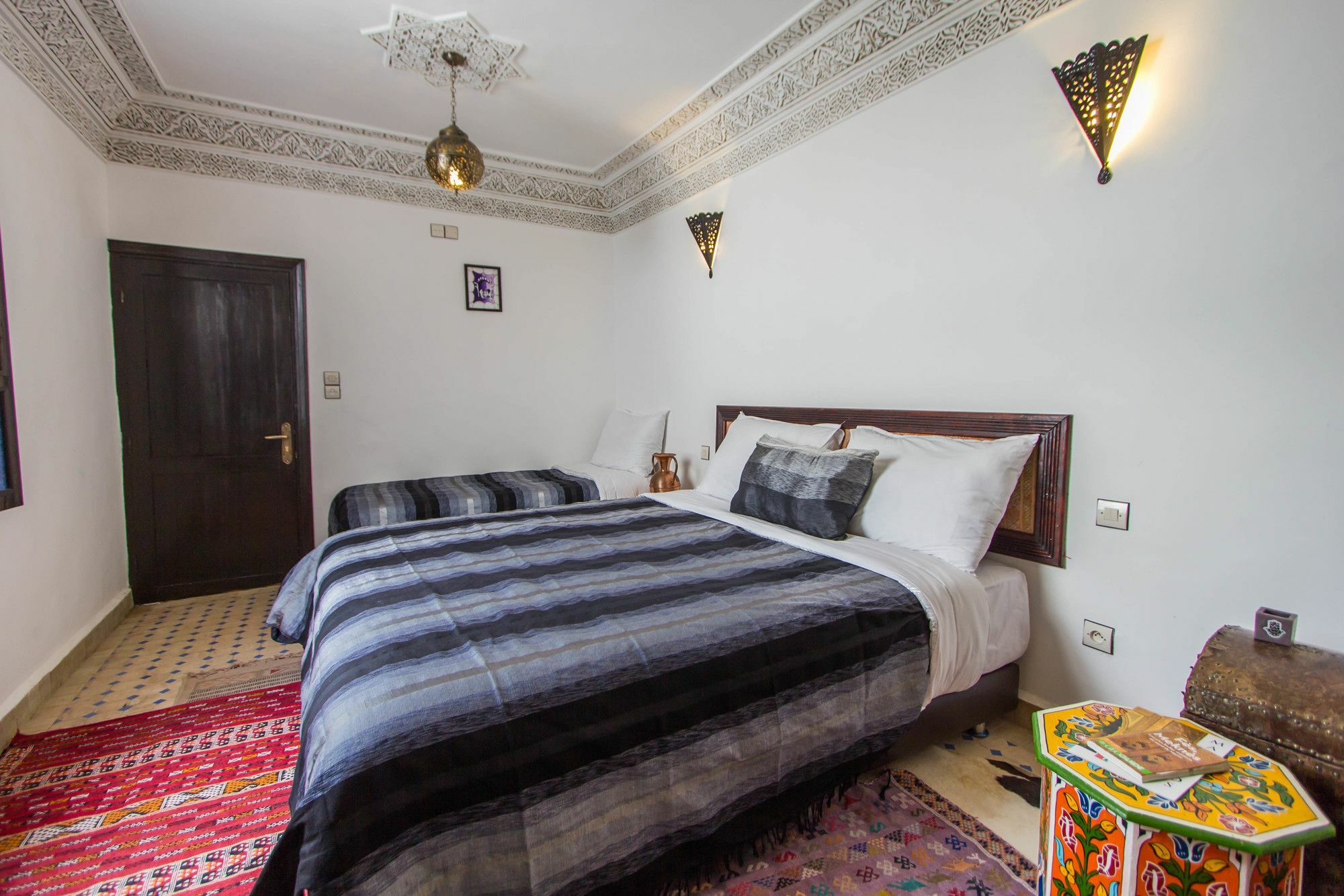 Riad Taha Fes Luaran gambar