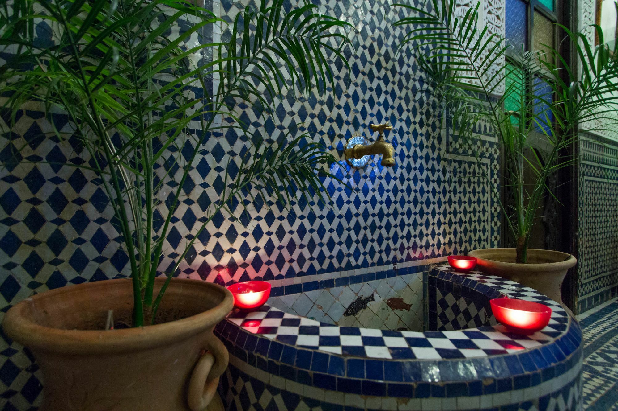 Riad Taha Fes Luaran gambar